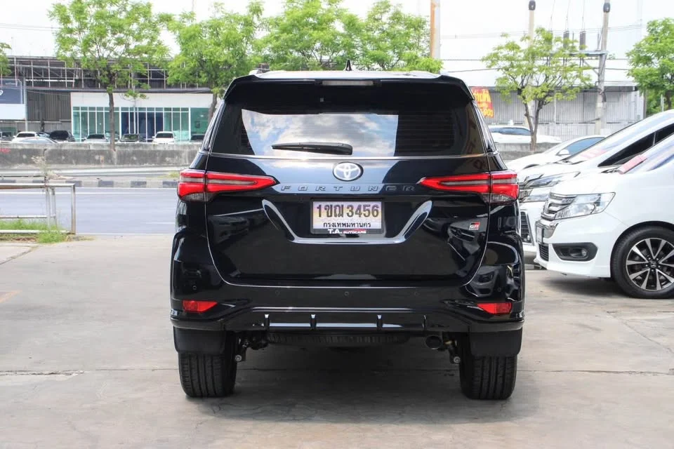 2023 Toyota Fortuner II 3