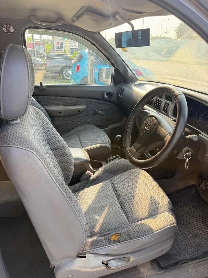 2003 Mazda 2500 Fighter V 2