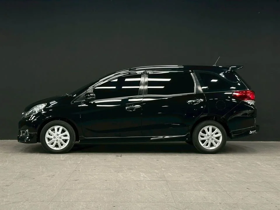 2016 Honda Mobilio II 2