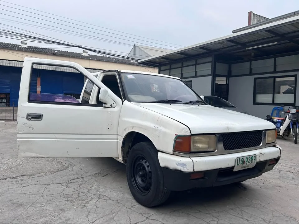 1993 Isuzu TFR III 2