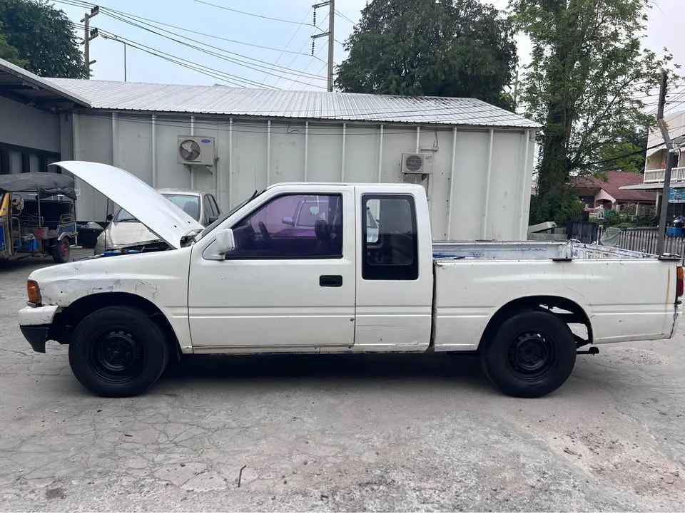 1993 Isuzu TFR III 3