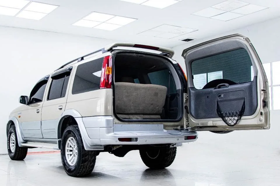2004 Ford Everest I 2