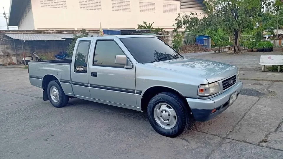 1995 Isuzu TFR III 3