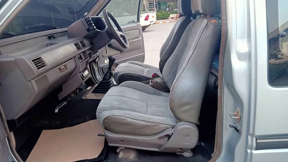 1995 Isuzu TFR III 2