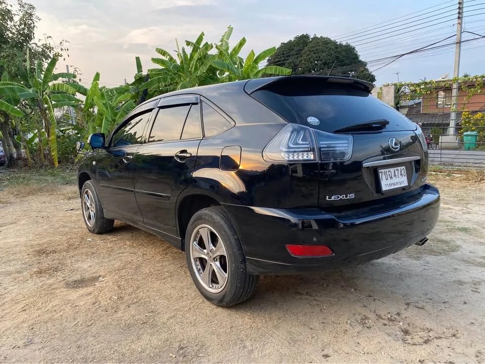 2004 Toyota Harrier II 2
