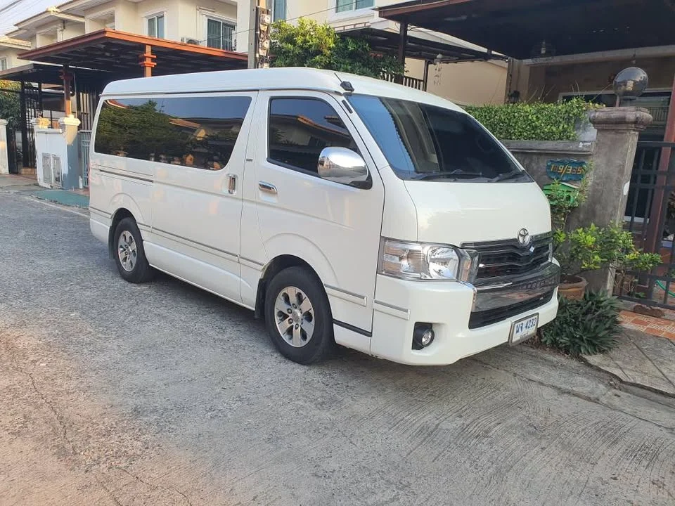 2009 Toyota Commuter V (H200) 3
