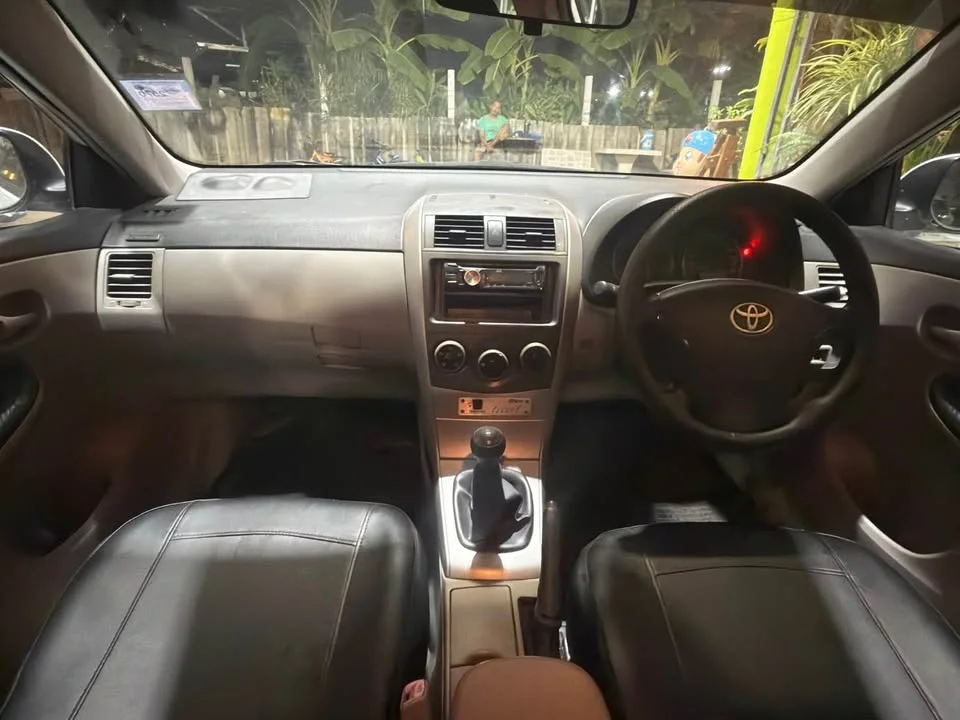 2011 Toyota Corolla Altis X (E140) 3