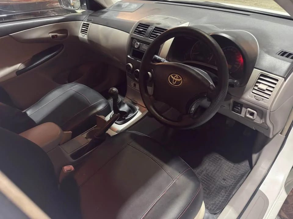 2011 Toyota Corolla Altis X (E140) 2