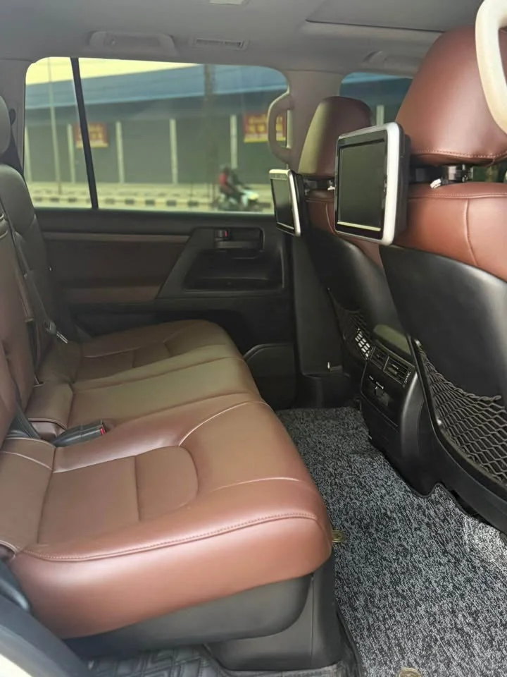 2017 Toyota Land Cruiser J200 3