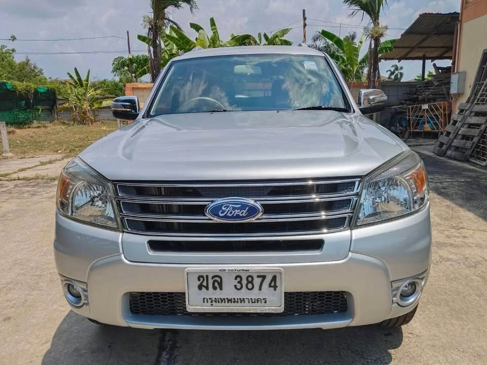 2012 Ford Everest I 3