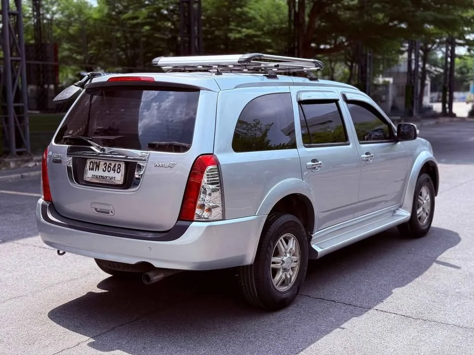 2008 Isuzu MU-7 3