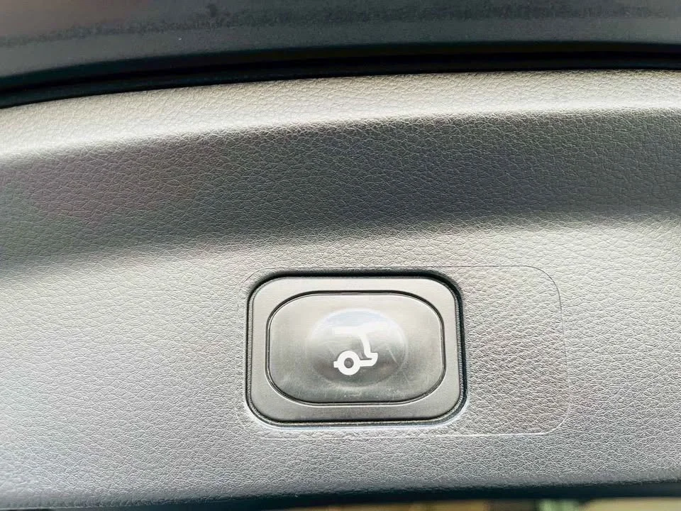2023 Ford Everest III 3