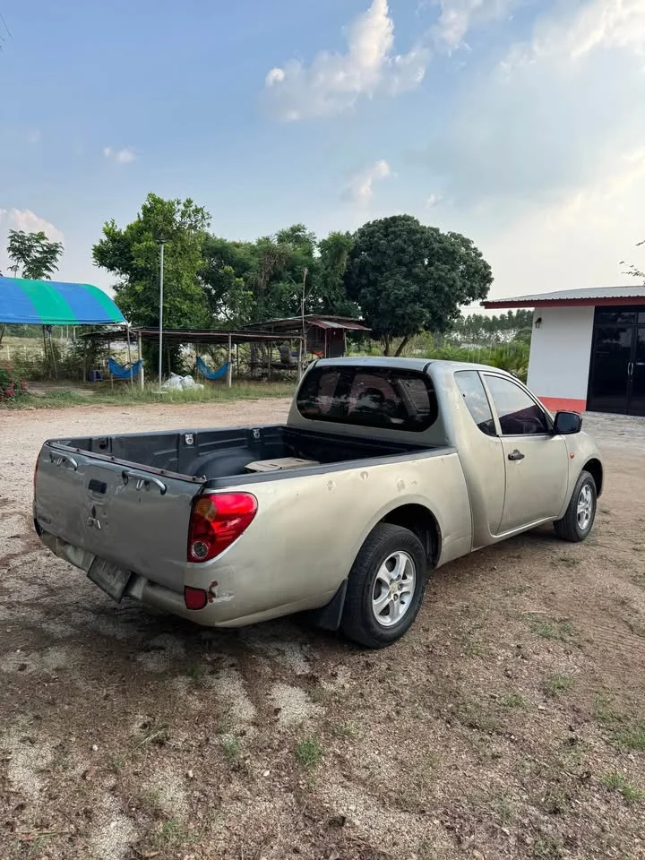 2006 Mitsubishi Triton IV 2