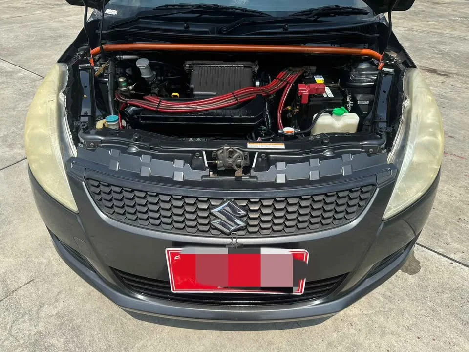 2013 Suzuki Swift II 2