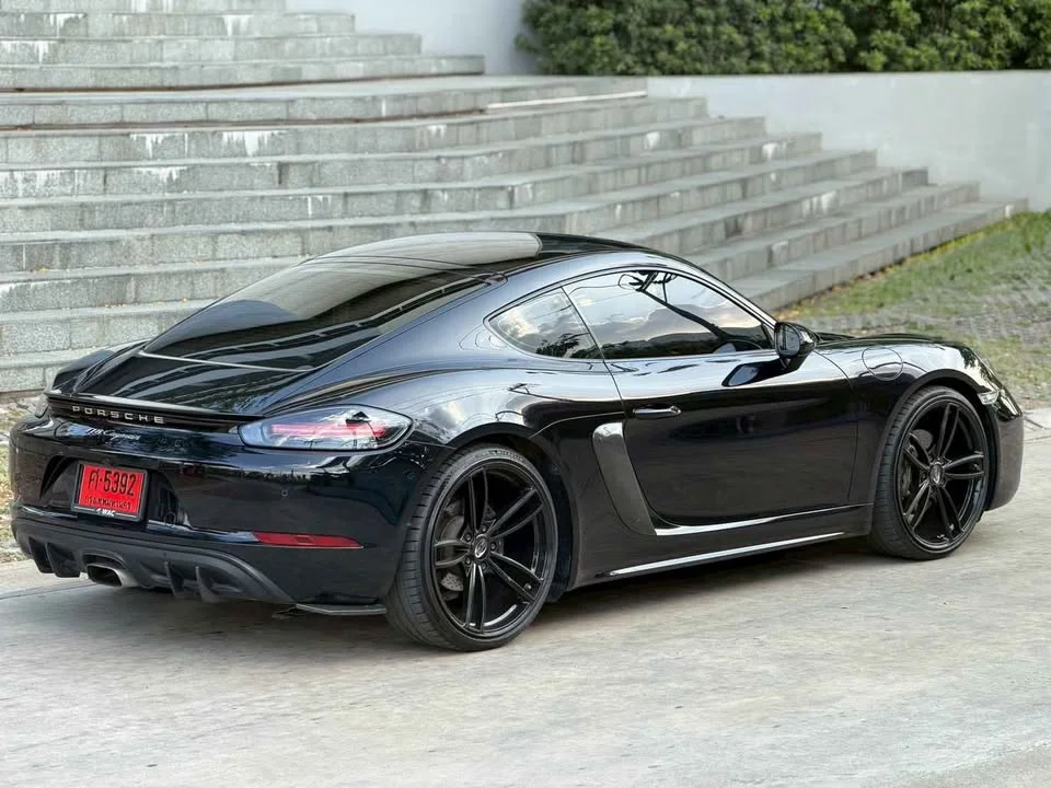 2018 Porsche 718 Boxster and Cayman IV 3