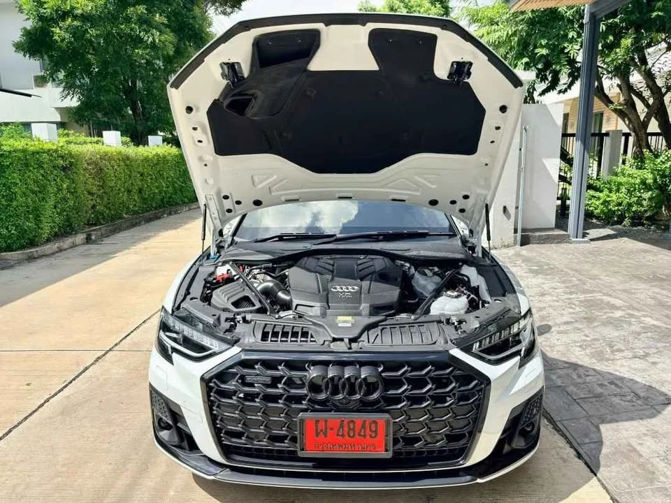2025 Audi A8 D5 (4N) 3
