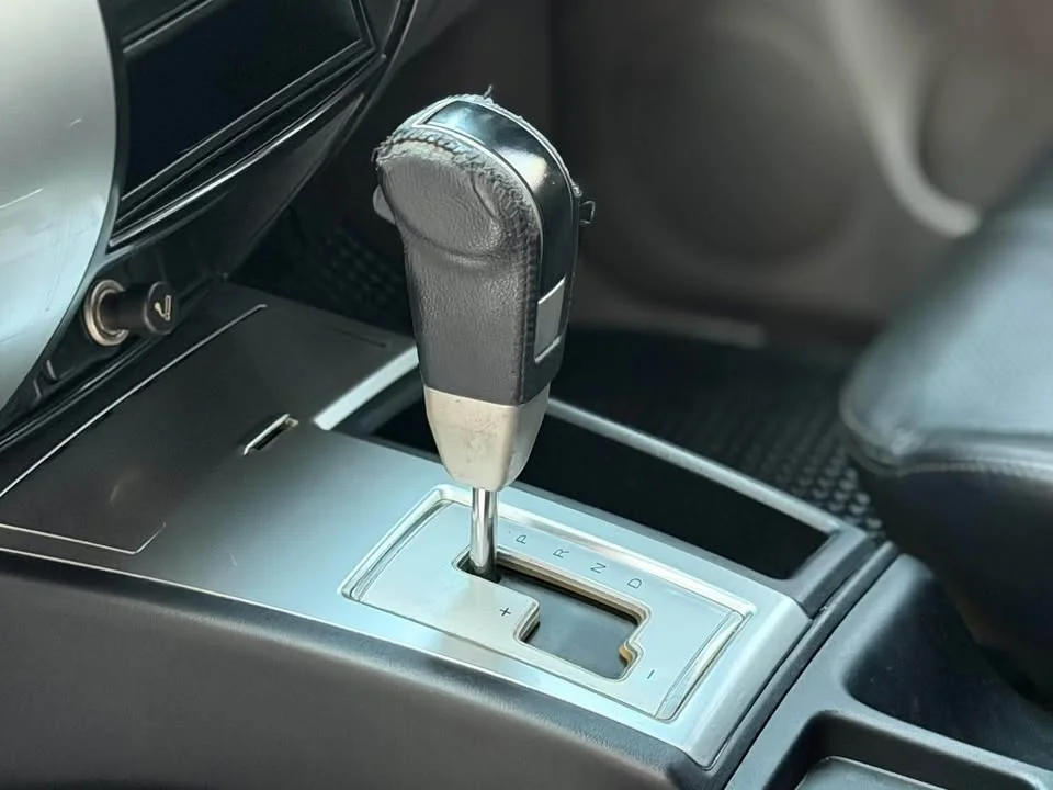 2012 Mitsubishi Pajero Sport II 2