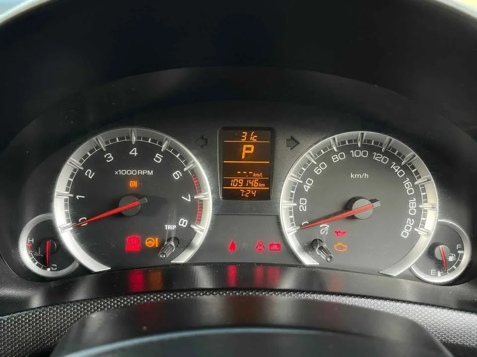 2012 Suzuki Swift II 3