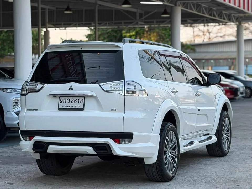 2012 Mitsubishi Pajero Sport II 2