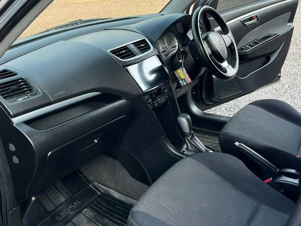 2012 Suzuki Swift II 3