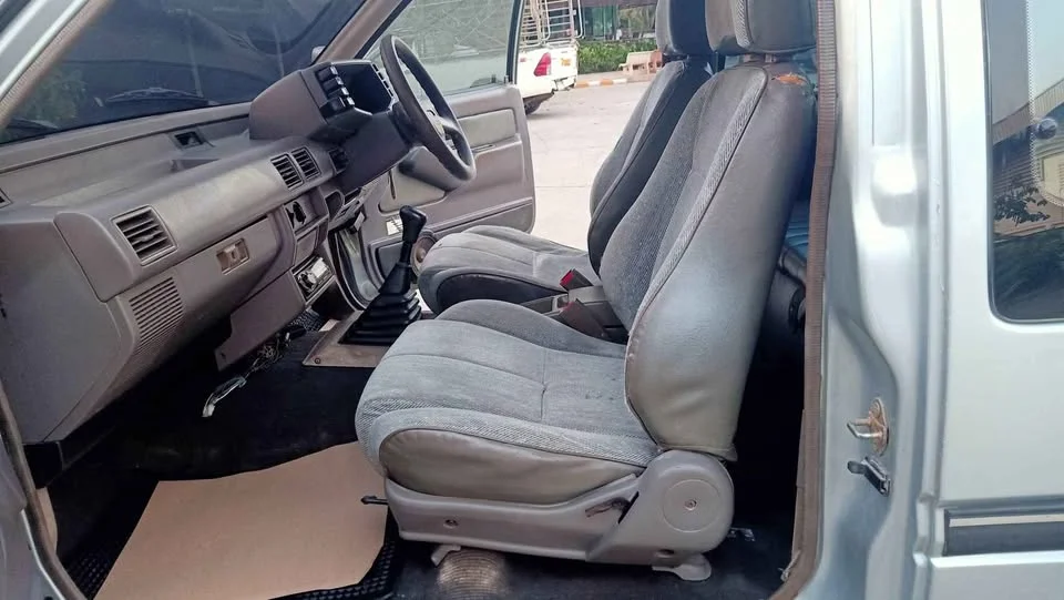 1995 Isuzu TFR III 2