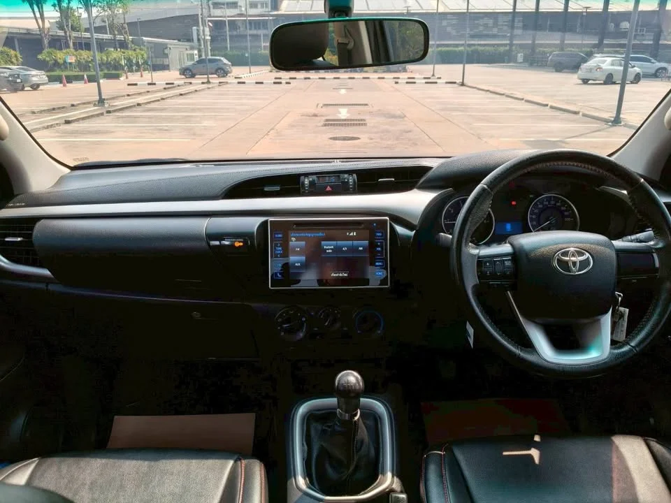 2018 Toyota Hilux VIII 2