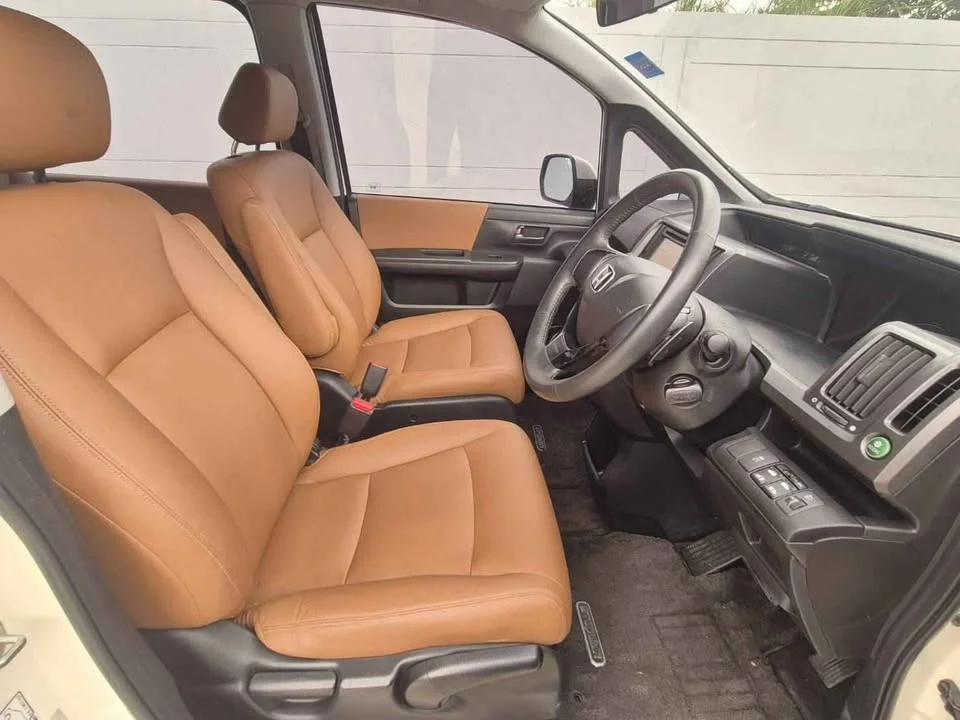2013 Honda Stepwgn IV 3
