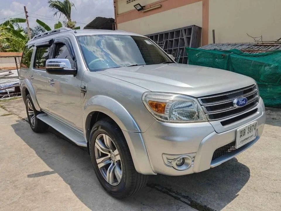 2012 Ford Everest I 3