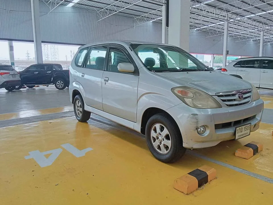 2004 Toyota Avanza I 2