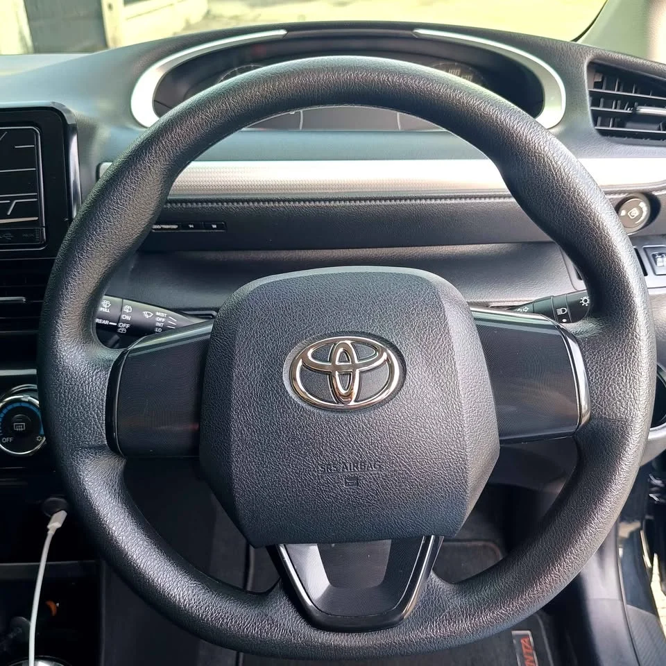 2019 Toyota Sienta II 2