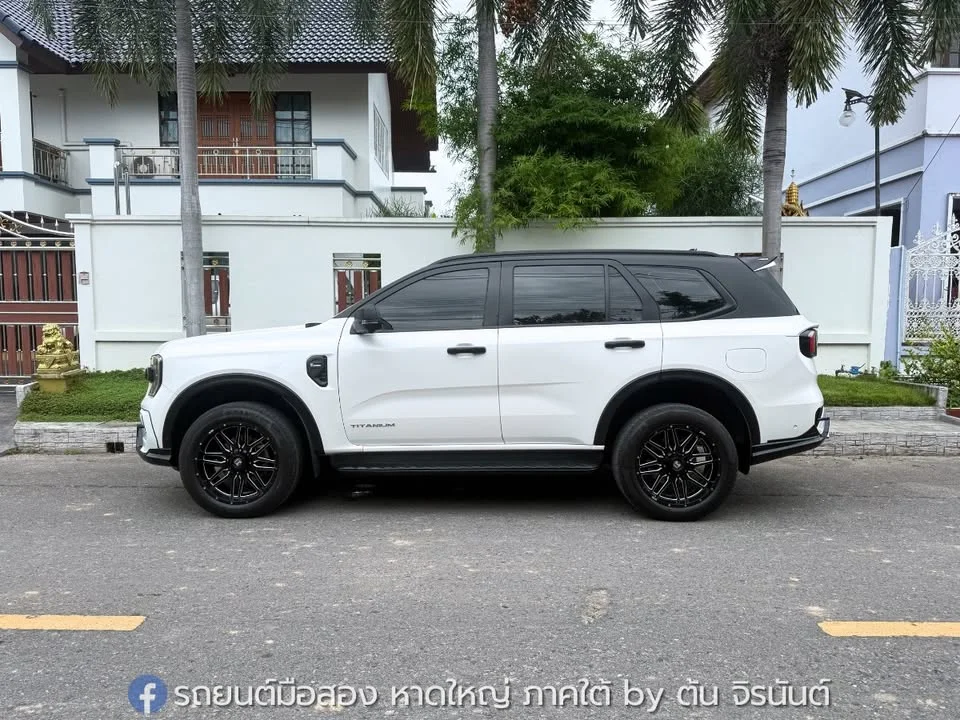 2023 Ford Everest III 3