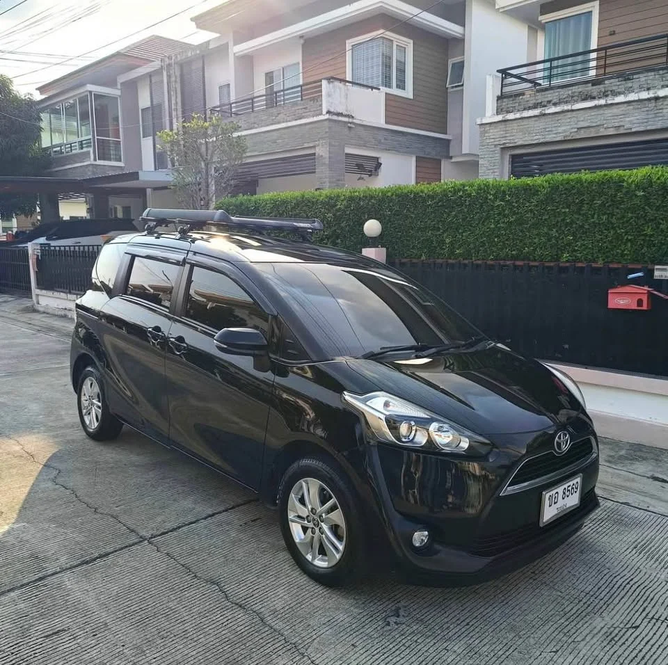 2019 Toyota Sienta II 2