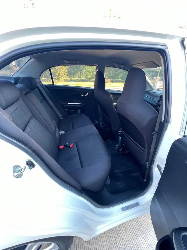 2017 Honda Brio Amaze I 3