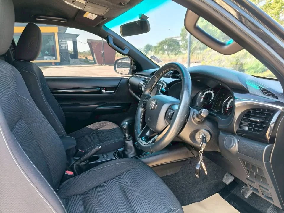 2018 Toyota Hilux VIII 2