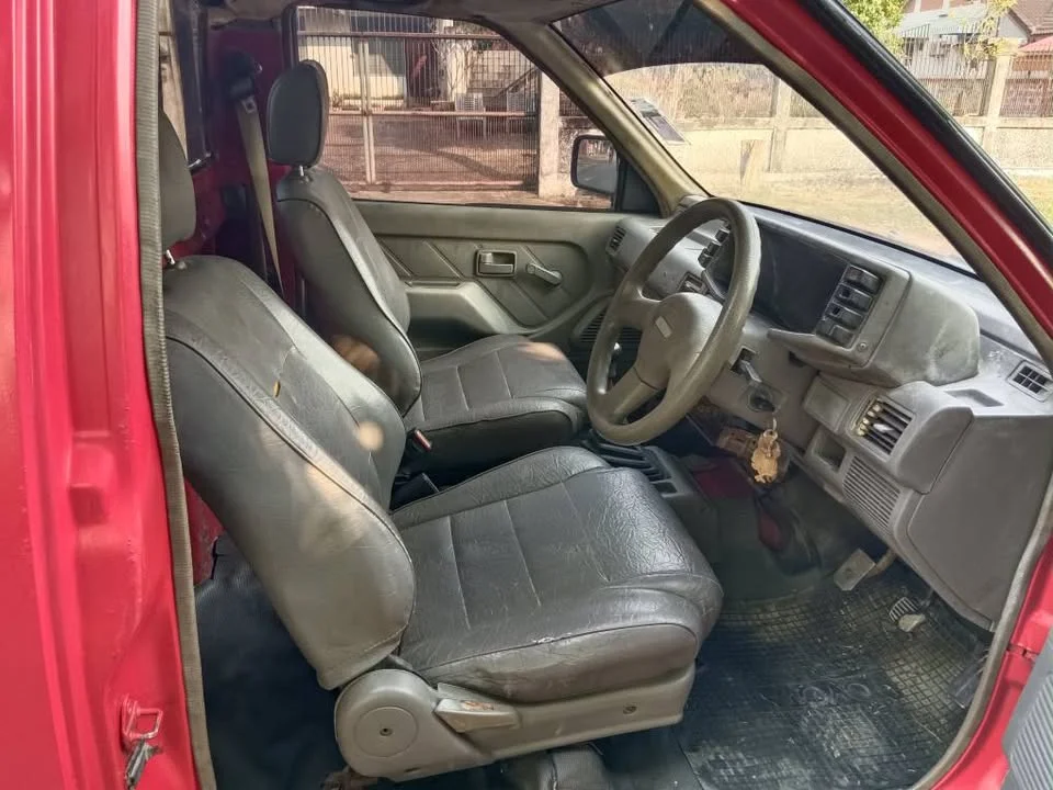1993 Isuzu TFR III 3