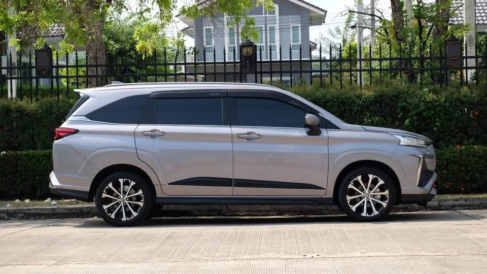 2023 Toyota Veloz III 3