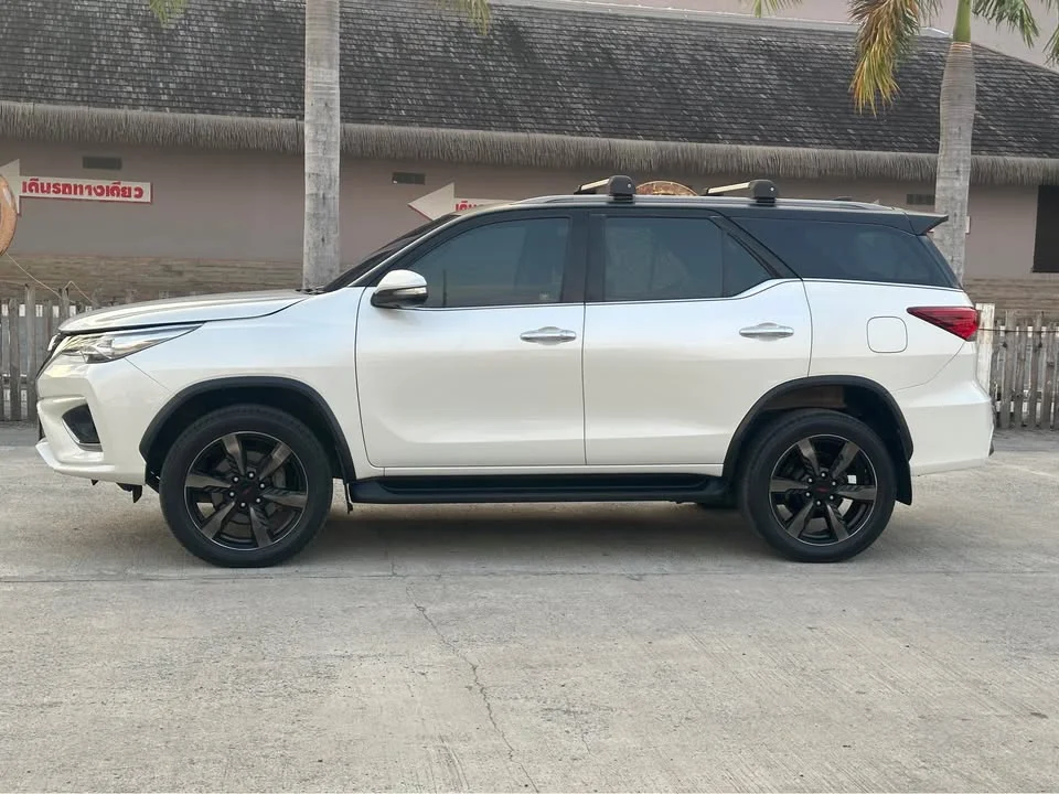 2016 Toyota Fortuner II 3