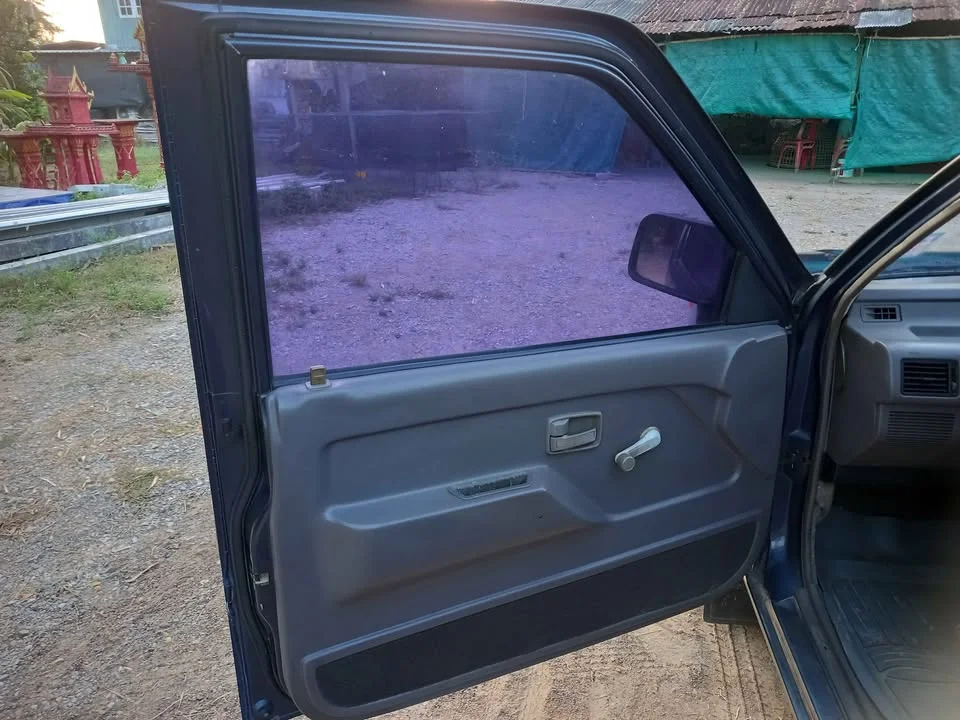 1994 Isuzu TFR III 2