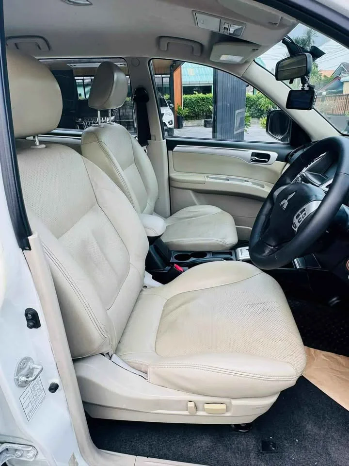 2011 Mitsubishi Pajero Sport II 2