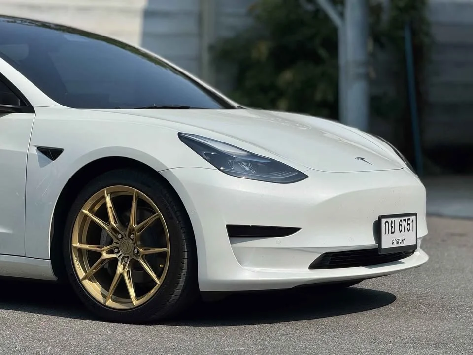 2023 Tesla Model 3 3
