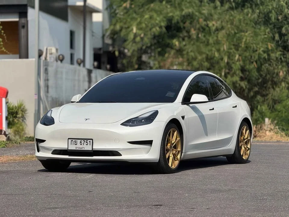 2023 Tesla Model 3 2