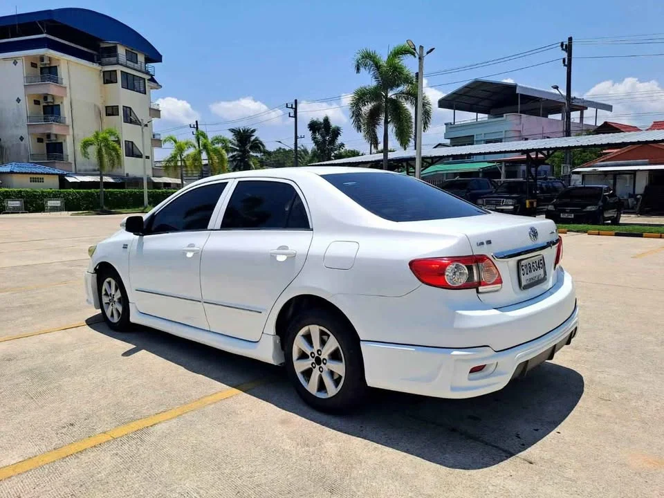 2013 Toyota Corolla Altis X (E140) 3