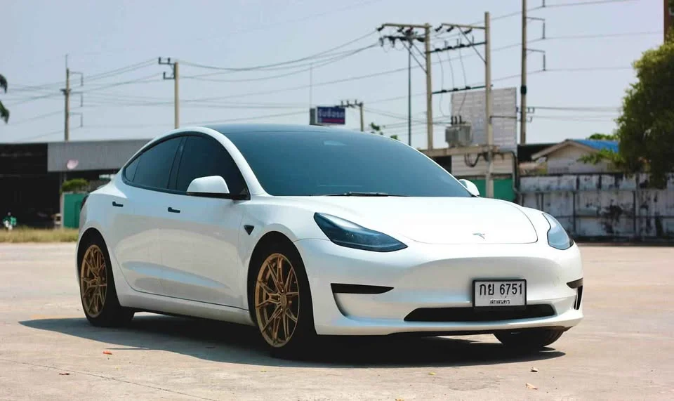 2023 Tesla Model 3 3