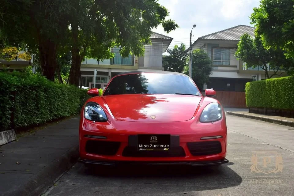 2017 Porsche 718 Boxster and Cayman IV 3