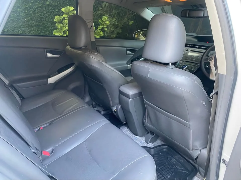 2011 Toyota Prius III 2