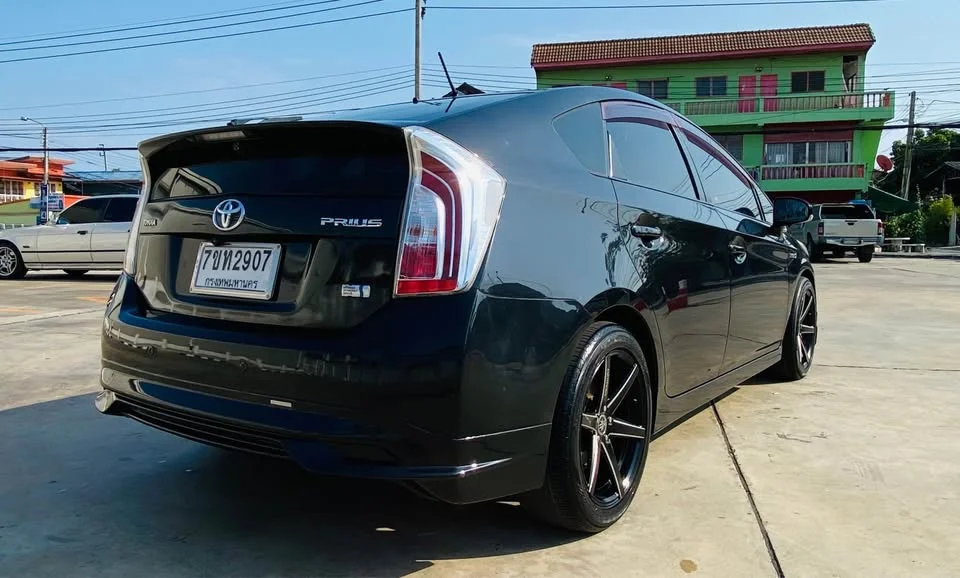2011 Toyota Prius III 3