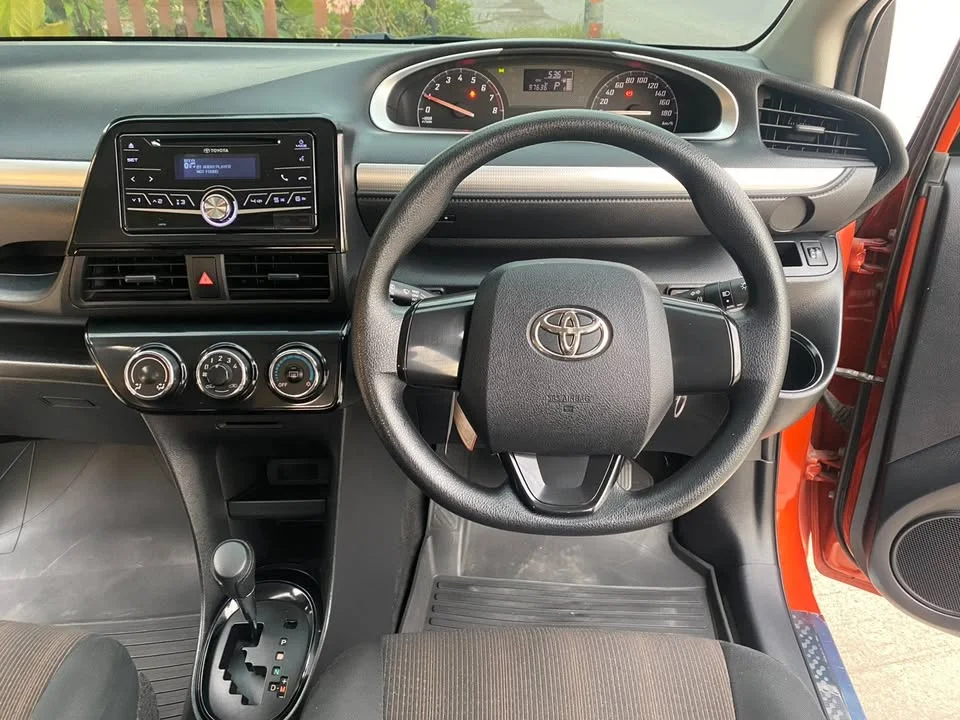 2018 Toyota Sienta II 2