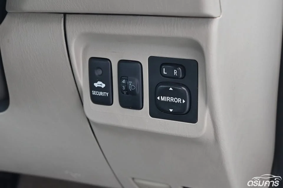 2013 Toyota Innova I 2