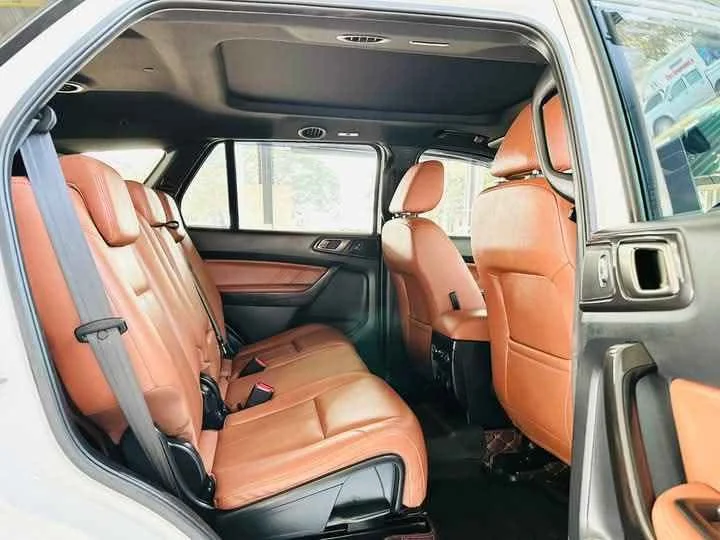 2019 Ford Everest II 3