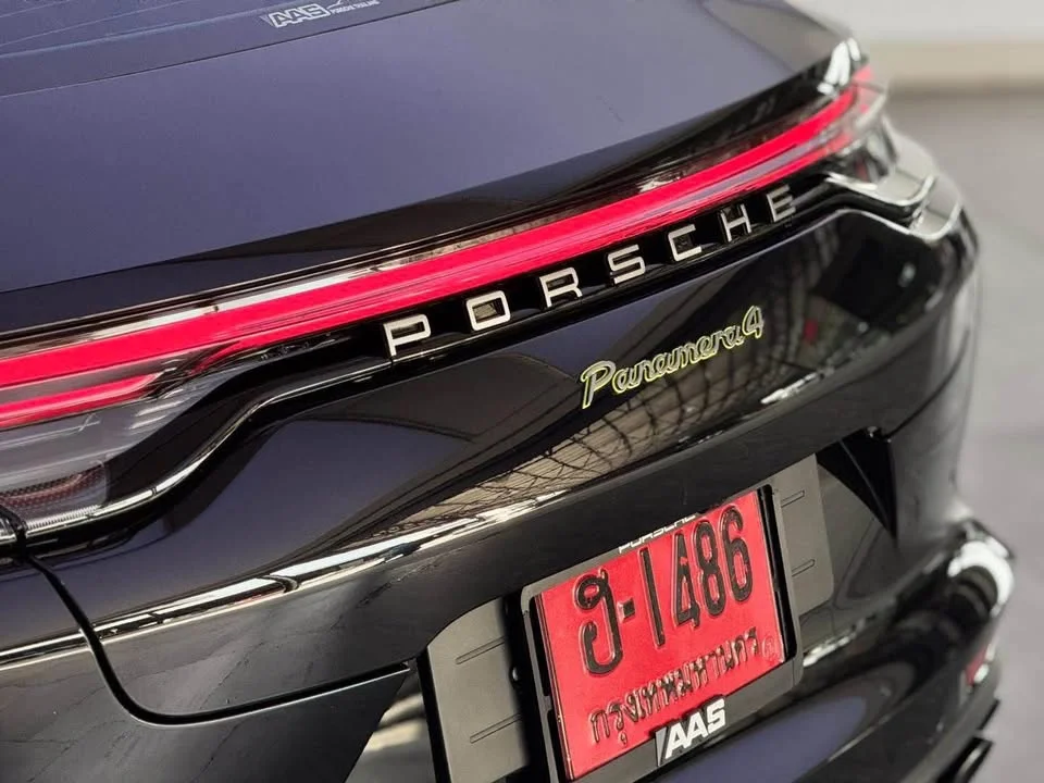 2023 Porsche Panamera II 2
